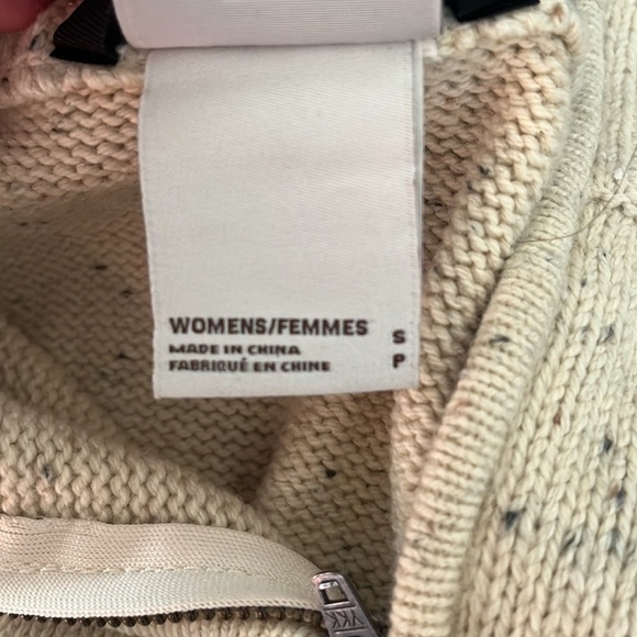 The North Face Crestview 1/4 Zip Sweater - Picture 8 of 8